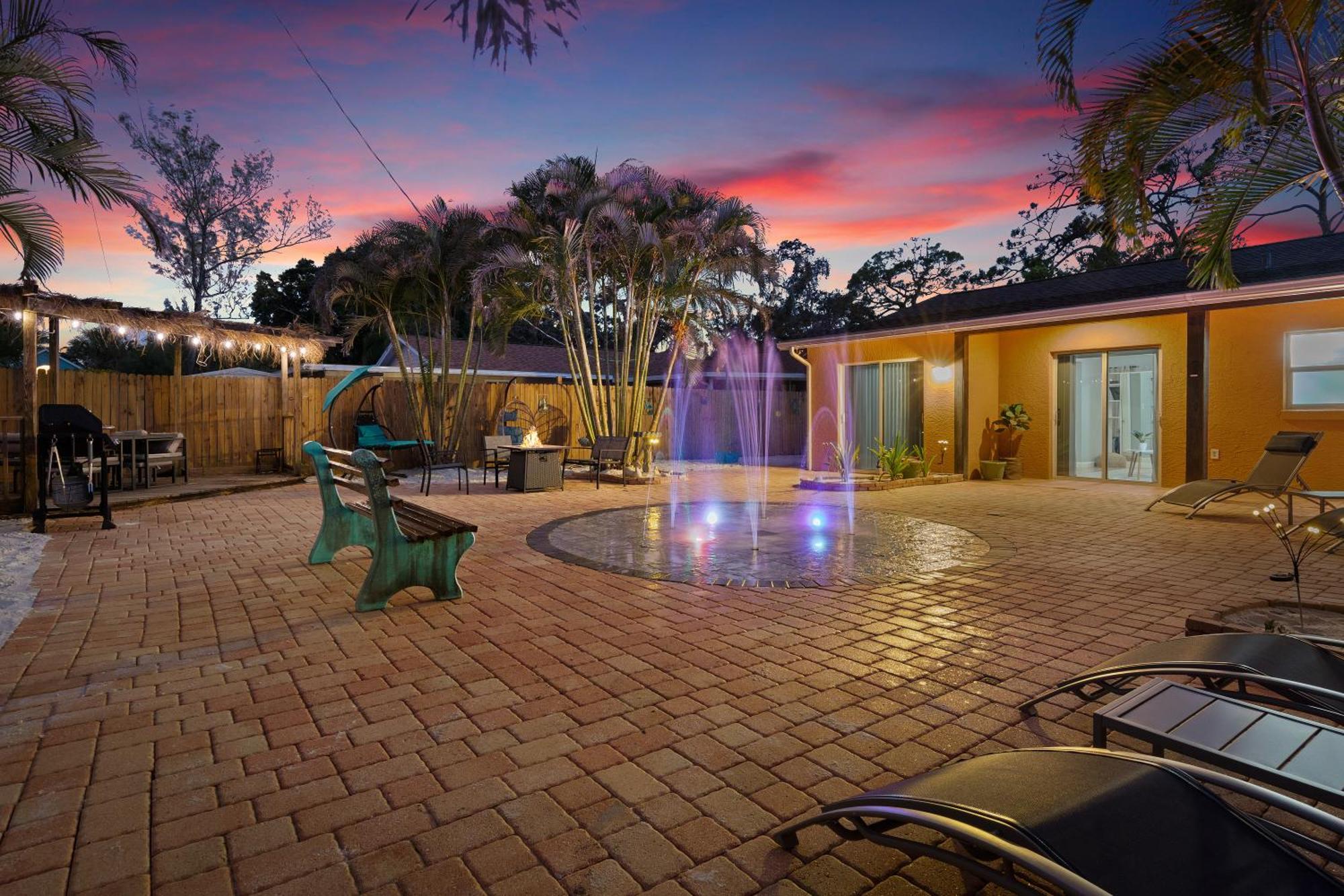Coastal Villa W Amazing Courtyard - Splash Pad! 사라소타 외부 사진
